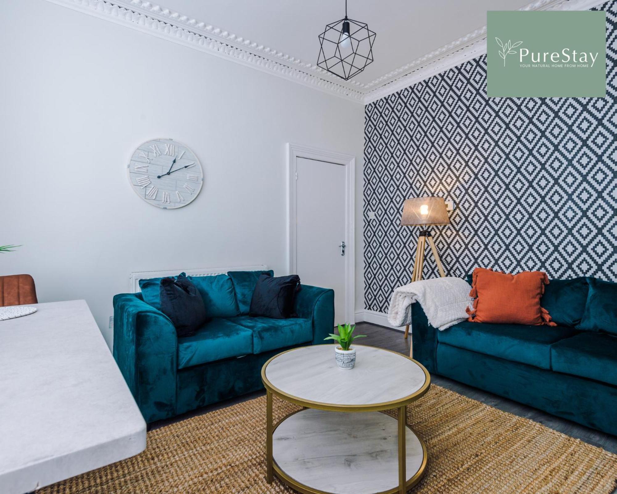 PureStay Family Home: Four-Bedroom Haven in Liverpool Exterior photo